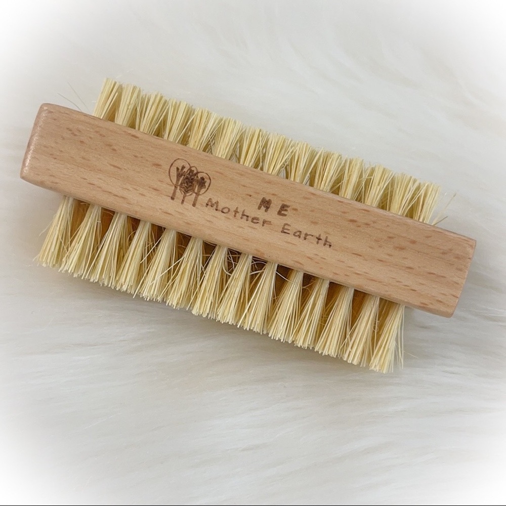 🌳Mother Earth Wooden Bail Brush🌳
